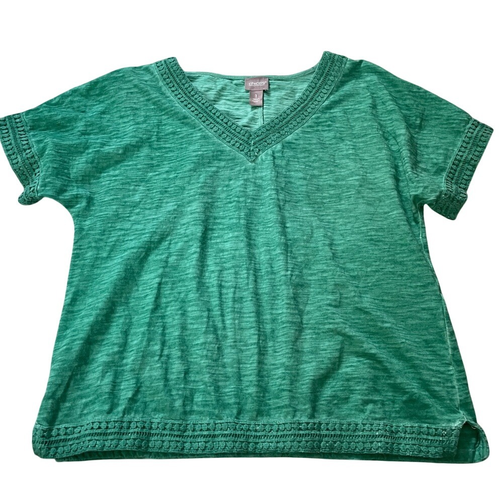 Chicos‎ Green Slub Knit V-Neck Crochet Lace Trim Short Sleeve Top Size 1 Medium